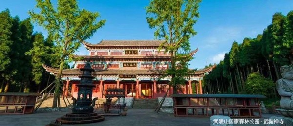 大殿全景.jpg